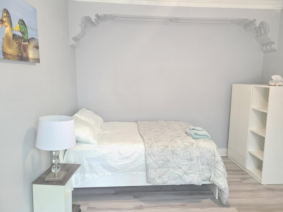 Downtown Ottawa Spacious Room Accommodation Exterior photo